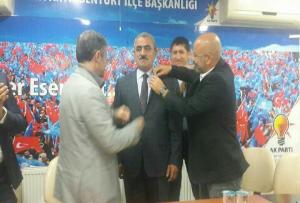 Chp Teşkilatındaki Siyasiler AK PARTİ Teşkilatına Geçtiler.