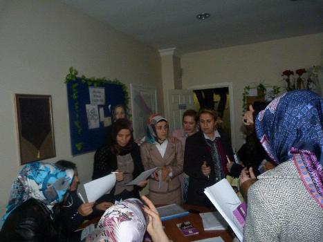 ESENYURT KADIN KOLLARI YÖNETİMİNDE DURMAK YOK